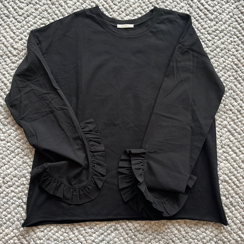 Zara trafaluc light sweater size M black